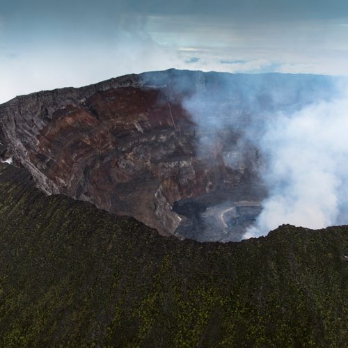 Il cratere del Monte Nyiragongo, fotografato dall'aereo.